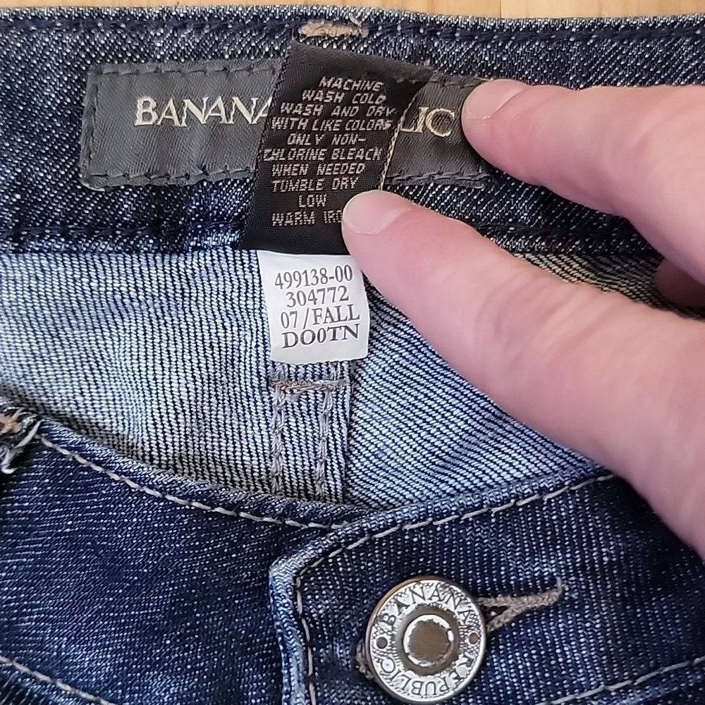 Banana Republic Dark Blue Cropped Jeans With Red Accents On Cuffs - Rockabilly - Picture 5 of 5